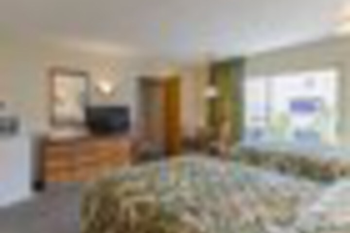 Room 80 of 216