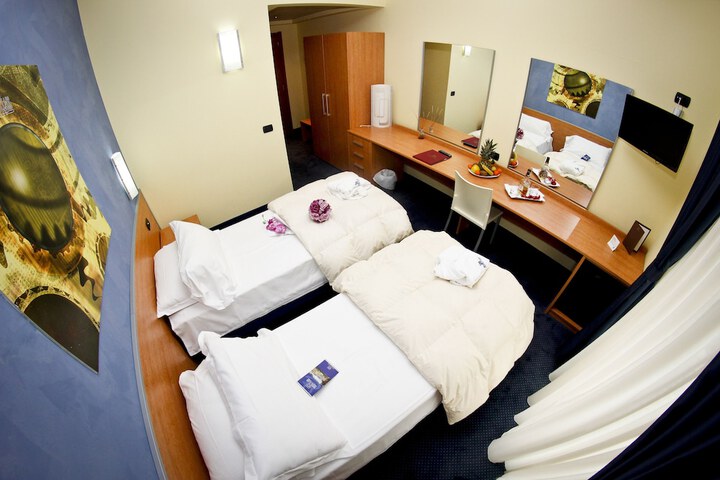 Room 22 of 114