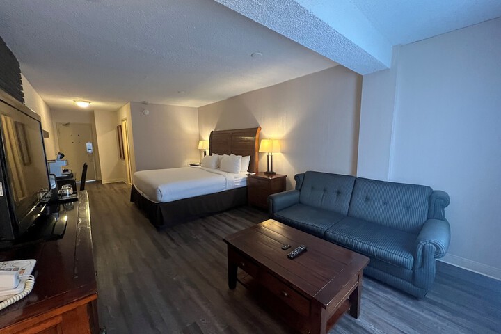 Room 13 of 151