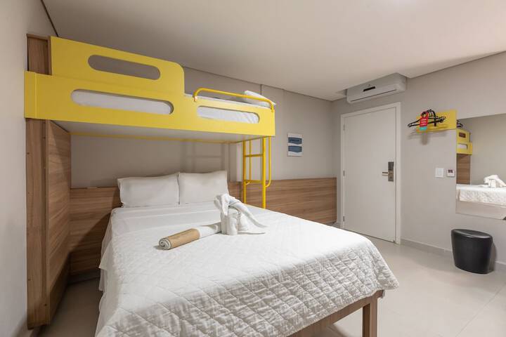 Room 13 of 40