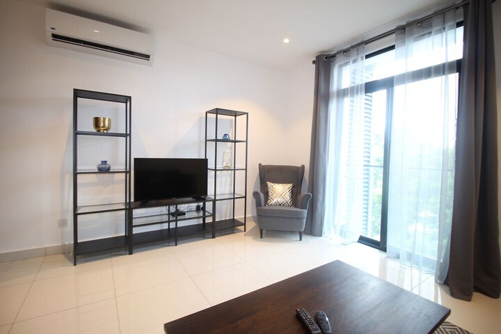 Room 8 of 9