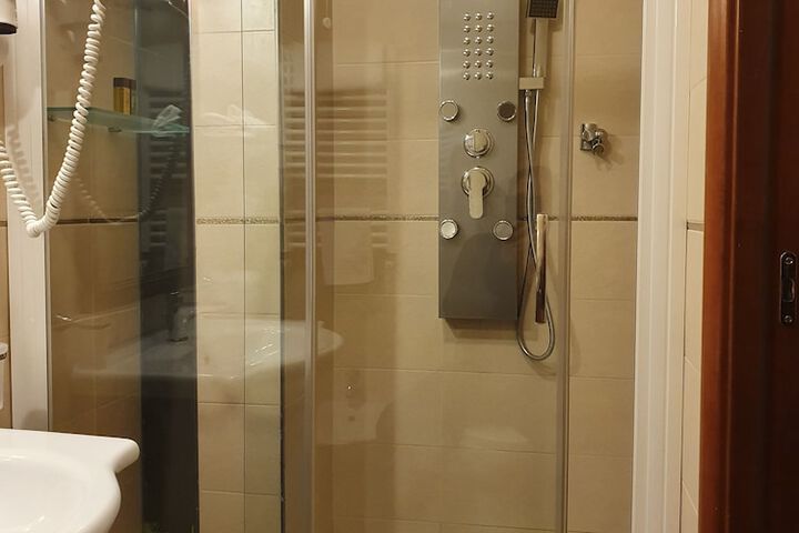 Room 49 of 58