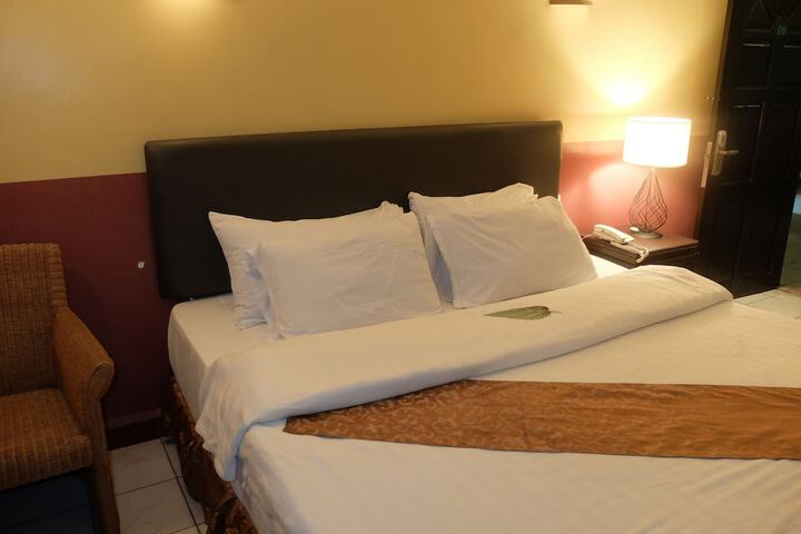 Room 6 of 114