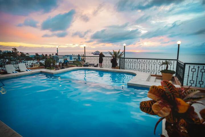Hotel Pool