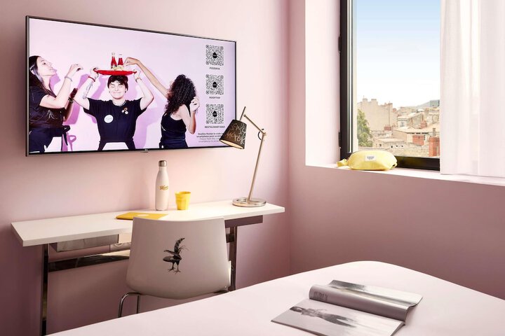 Room 45 of 158