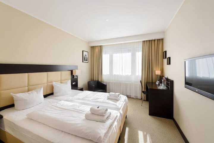 Room 13 of 35