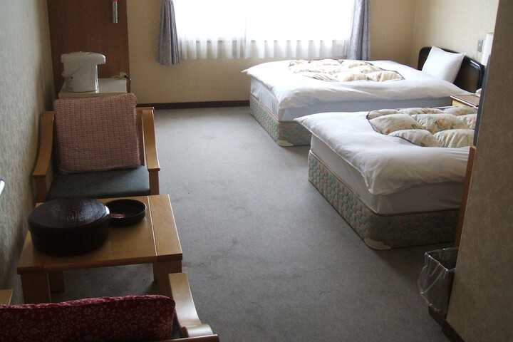 Room 3 of 44