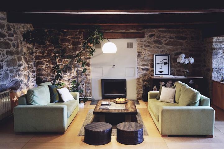 Room 42 of 77