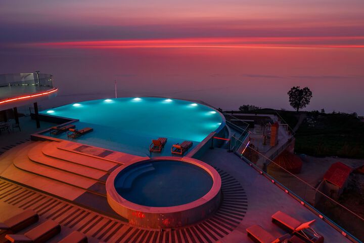 Pool 37 of 101