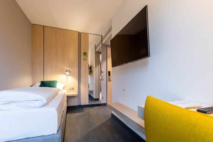 Room 14 of 89