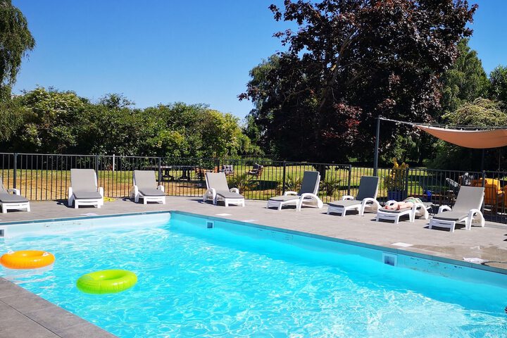 Hotel Pool