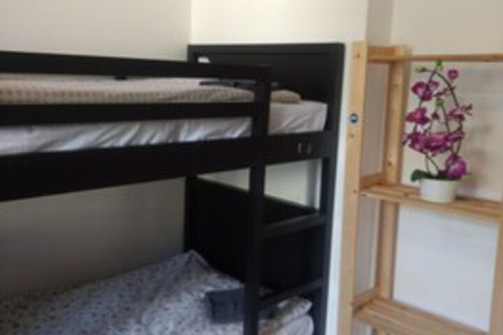 Room 25 of 84