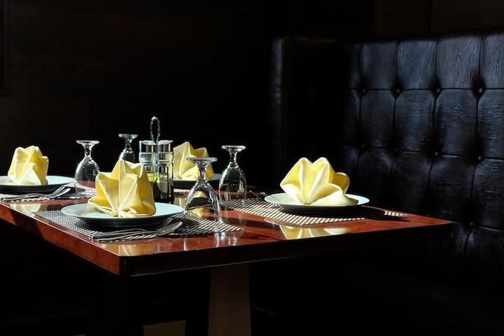 Dining 33 of 37