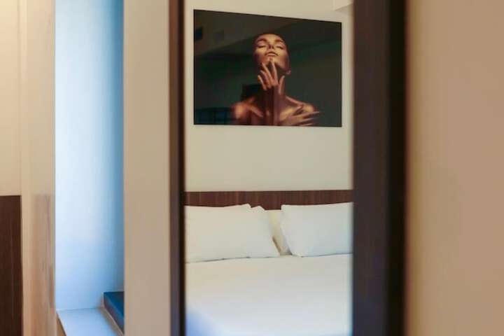 Hotel Suite Photo