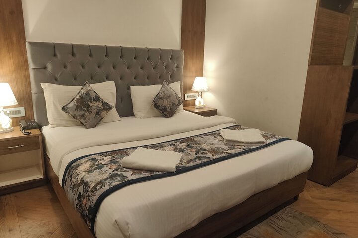 Room 18 of 53