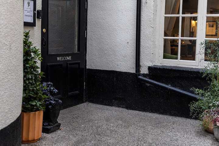 Entrance & Lobby