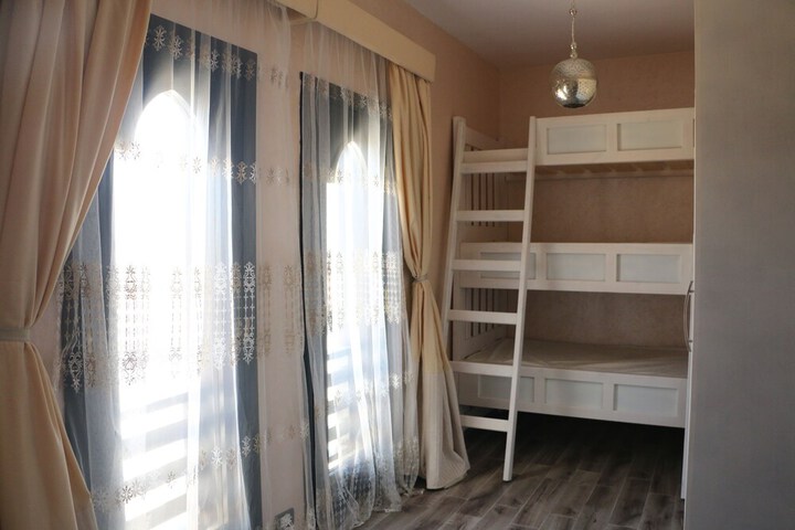 Room 19 of 97