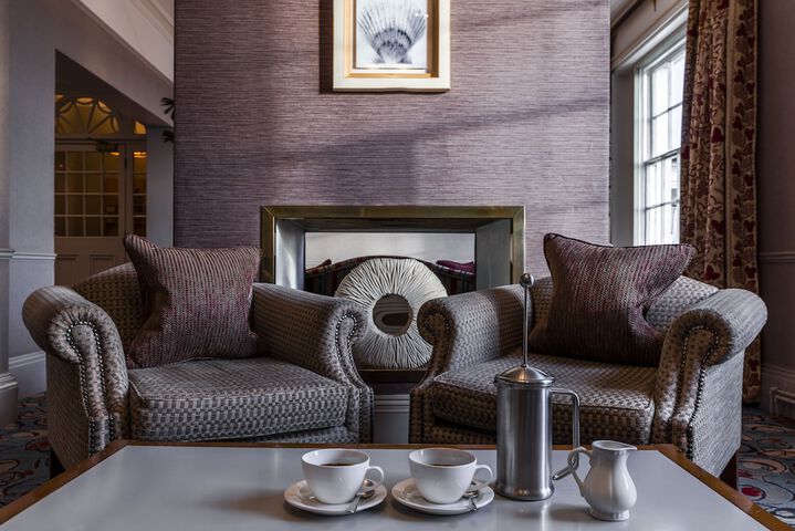 Lounge 54 of 67