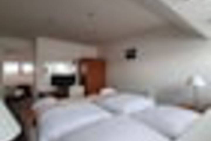 Room 200 of 324