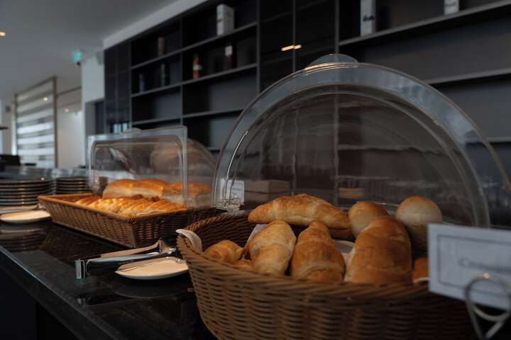Breakfast/Coffee Service 94 of 100
