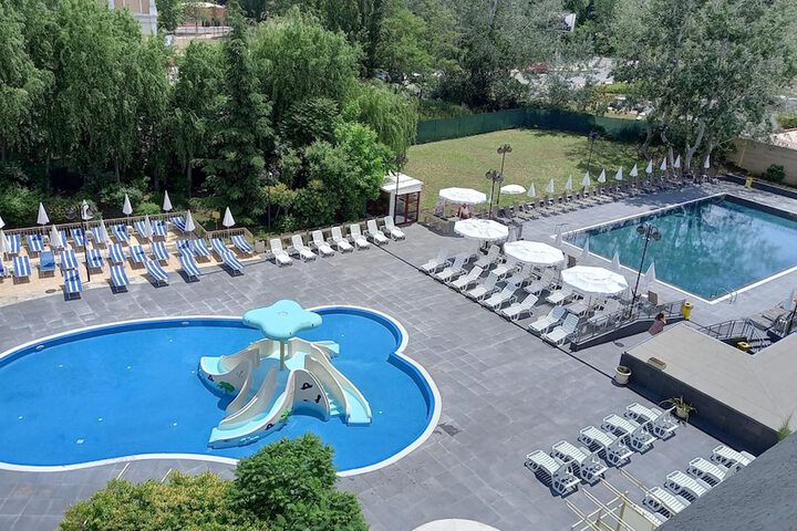 Pool 15 of 66