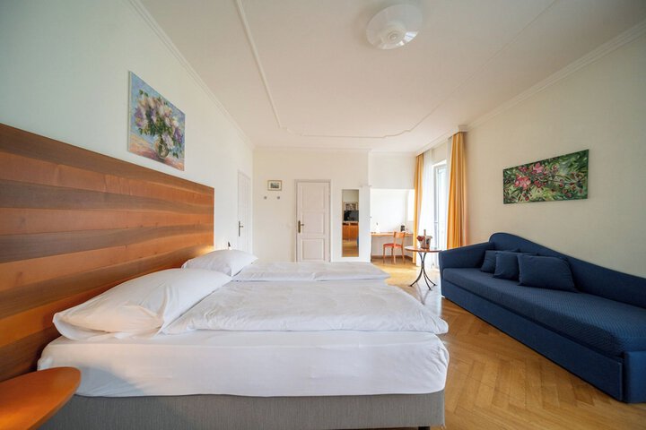 Room 30 of 156