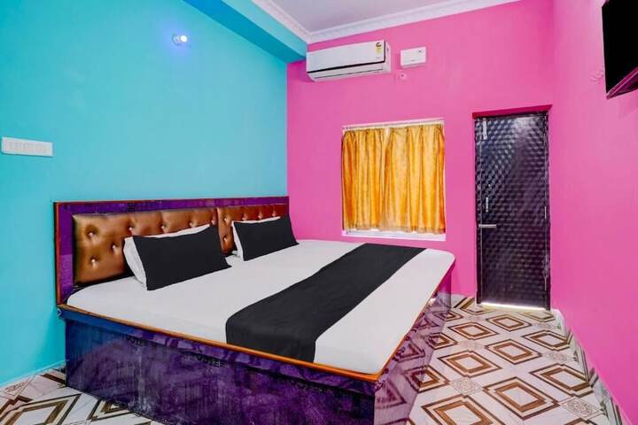 Room 2 of 10