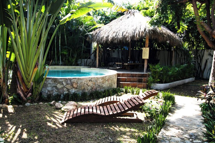 Pool 10 of 15