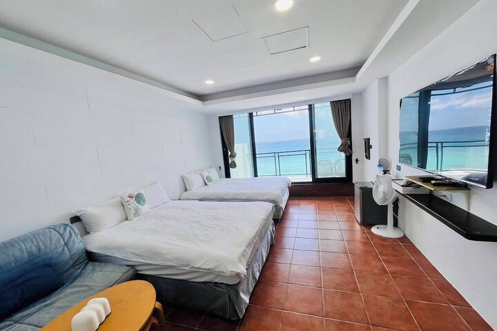 Room 13 of 40