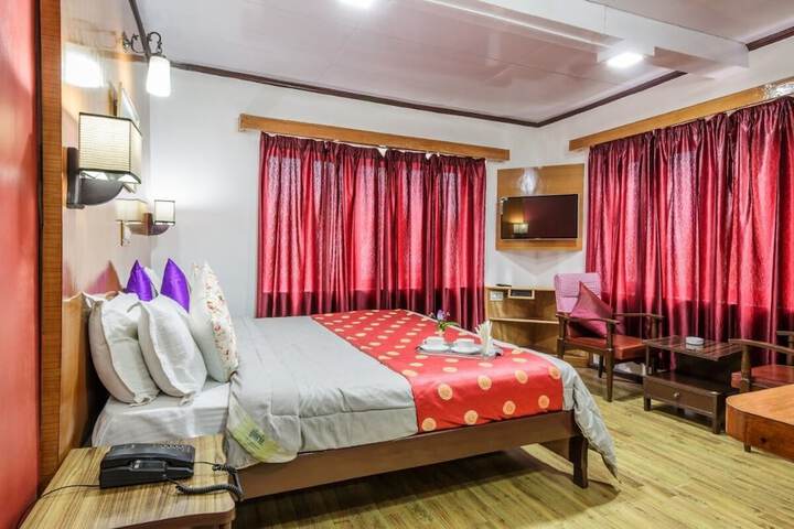Room 6 of 13