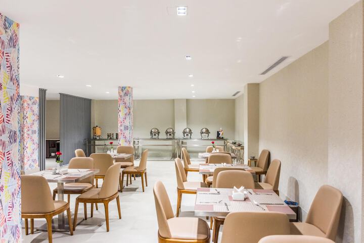 Dining 96 of 124