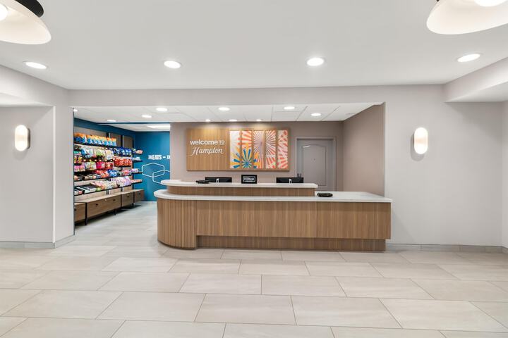 Entrance & Lobby