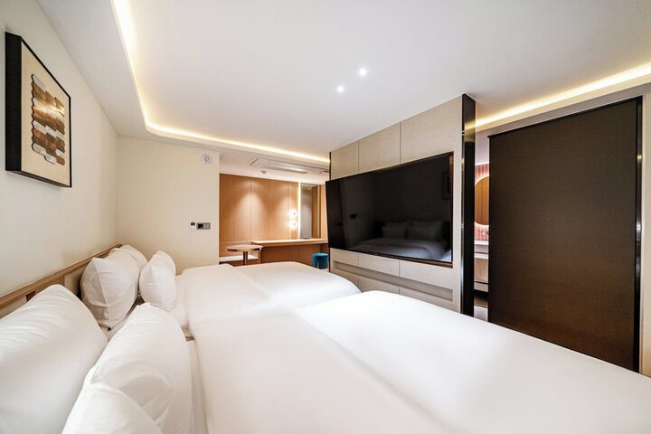 Room 25 of 56