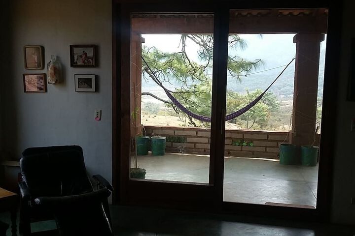 Room 10 of 16