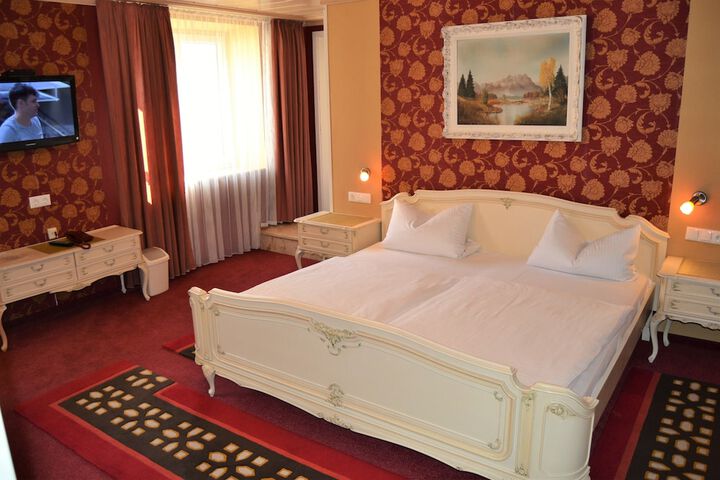Room 5 of 67