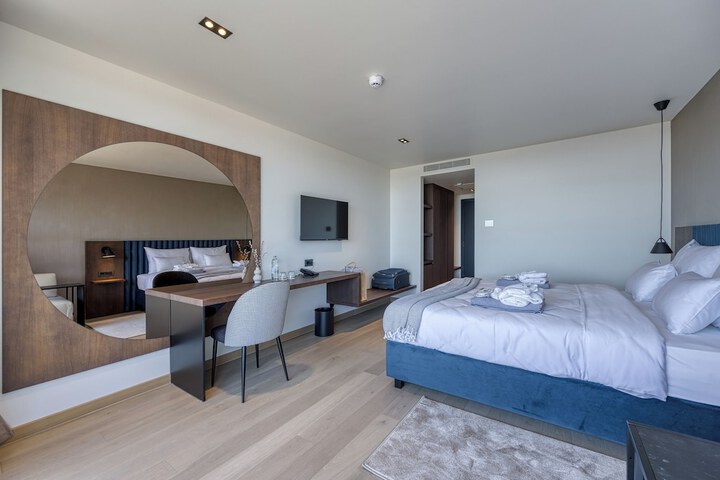 Room 16 of 84