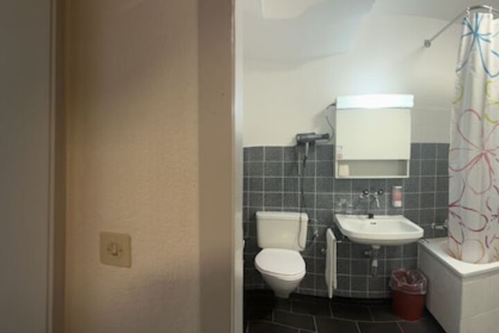 Room 18 of 69
