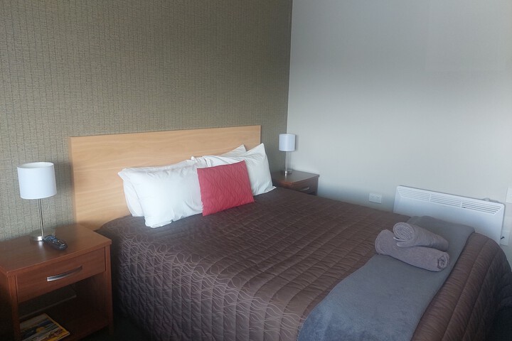 Room 16 of 34
