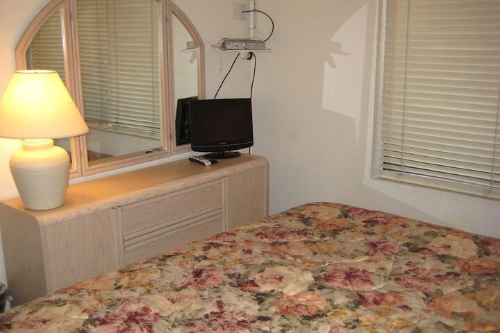 Room 28 of 104