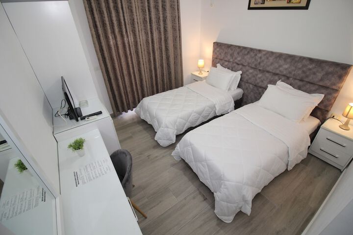 Room 4 of 44