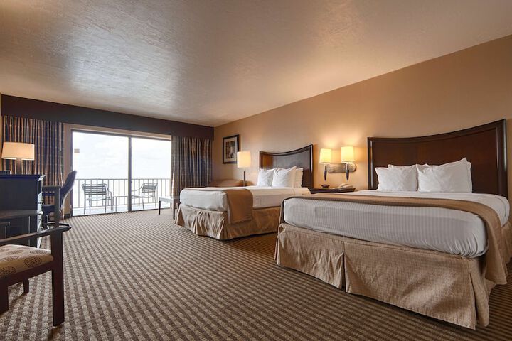 2 Queen Beds High Speed Internet Accessible Private Balcony No View Full Breakfast (10 of 15)
