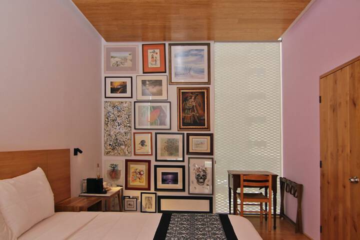 Room 21 of 80