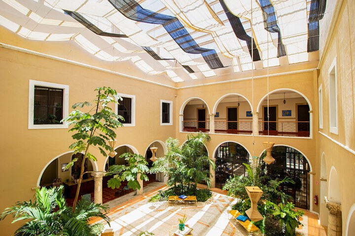 Exterior of Hotel Merida