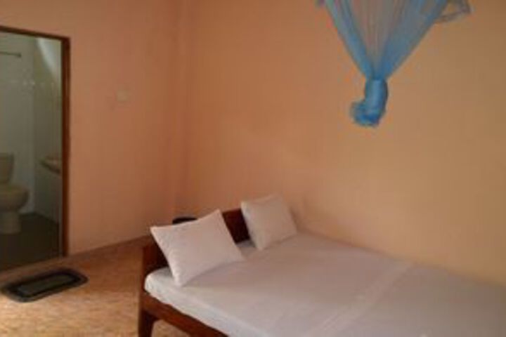 Room 2 of 20
