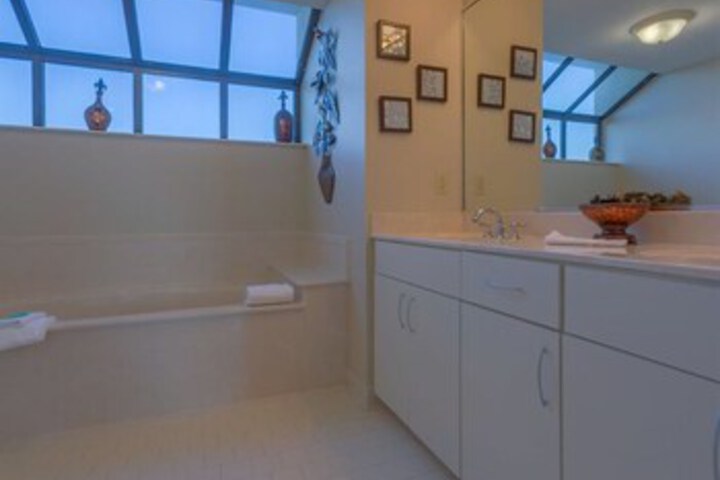 Room 15 of 148