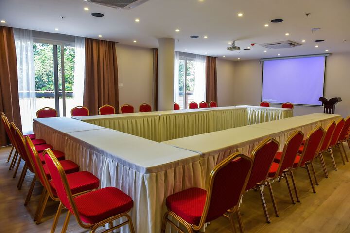 Ballroom/Hall 39 of 43
