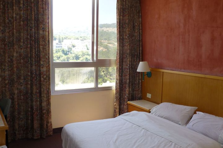 Room 5 of 45