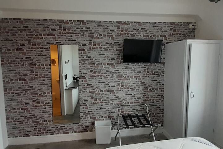 Room 7 of 50