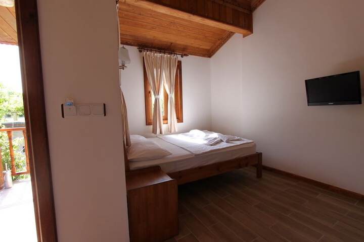 Room 9 of 130