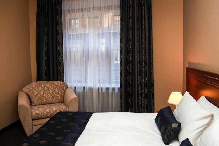 Room 13 of 39